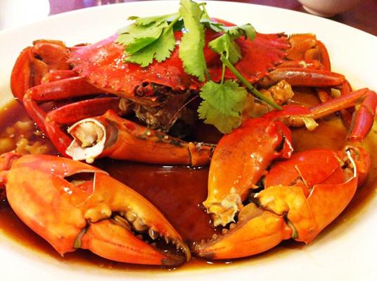 How to Eat Crab in Singapore Like a Local | GoAbroad.com
